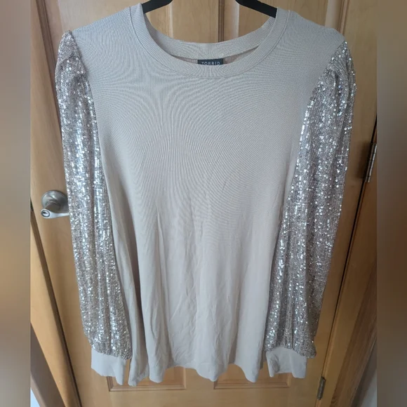 Torrid Beige Sequin Sleeve Top - Picture 5 of 11
